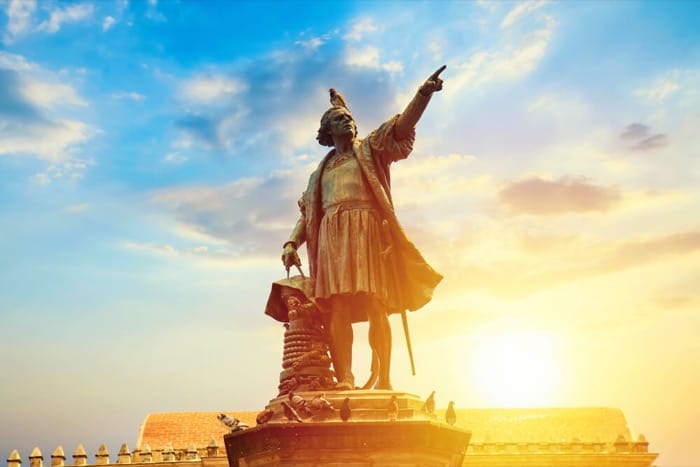 Christopher Columbus's expedition makes landfall on a Caribbean island