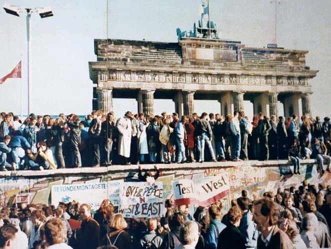 Germany begins officially taking down the Berlin Wall
